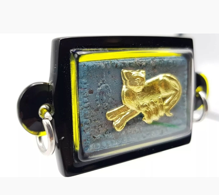 Thai Amulet Authentic Genuine Cat Feeding Mouse 6th Edition Lp Thar Lu Tanya Thai Amulet