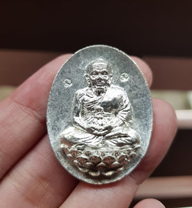 Thai amulets Rien Lp Thuad Nung Bue Wat Bavorn B.E.2536